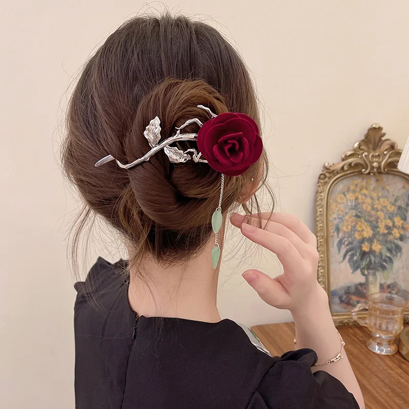

The New Super Fairy Temperament Gold Silver Rose Tassel Hair Clip Clips For Women Headwear Claw Clip ins One word Clip Decorate