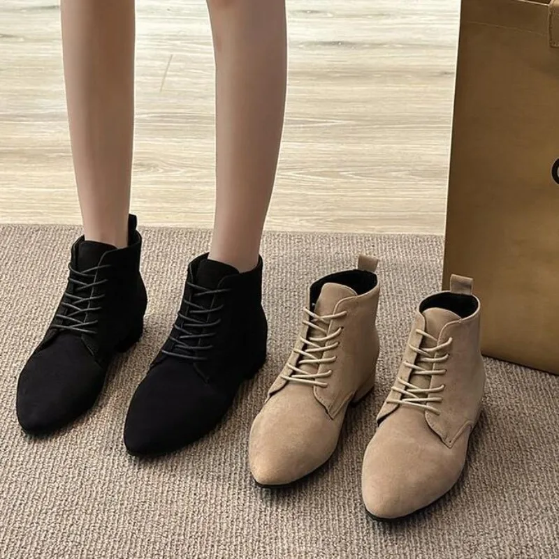 Nuovi Stivali Floccati Con Lacci A Punta Donna Tacchi Piatti Corti Chelsea Botas Feminina Warm Winter Snow Bottes Mujer Fur Shoes