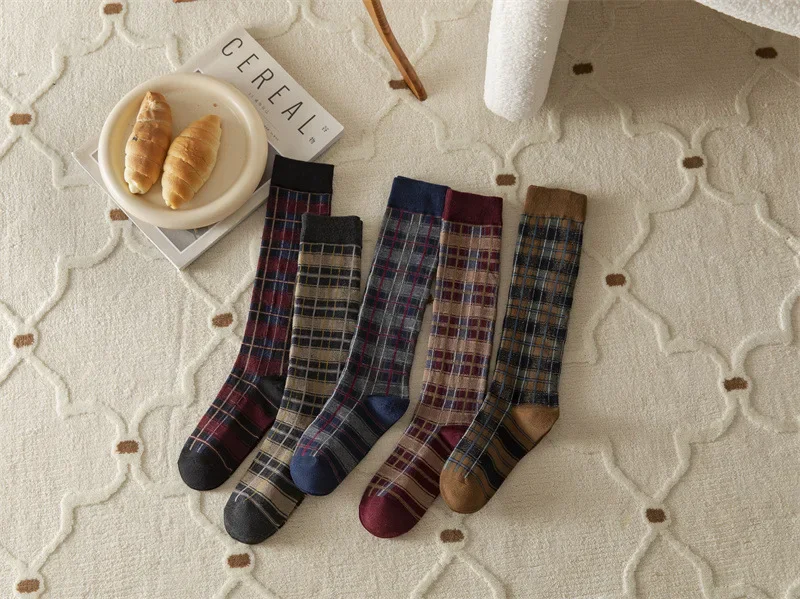 Description Picture 3 of itemWomen Harajuku Retro Vintage Plaid Stockings Long Socks JK College Style School Girls Stocking Cotton Knee Socks Women Stockings