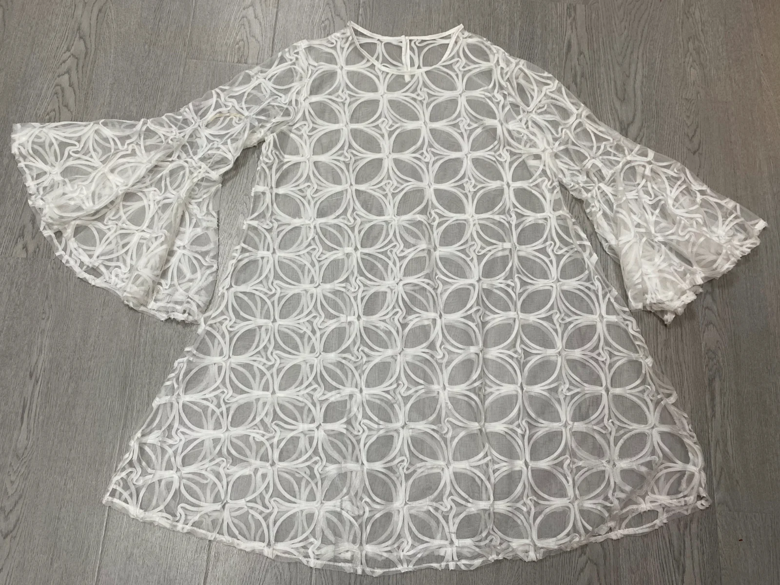 Рисунок 3 - Женское кружевное платье с длинным