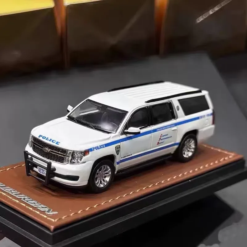 GOC Diecast 1:64 Scale Suburban/CV Alloy Car Model Static