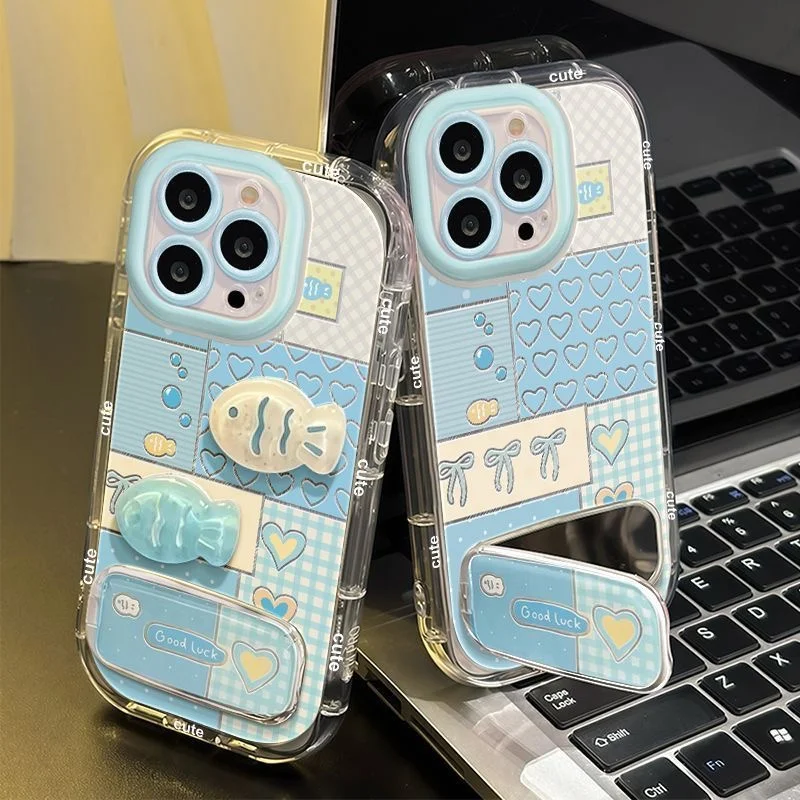 Cremefarbene, gitterartige, herzförmige, dreidimensionale Handyhülle mit kleinen Fischen und Spiegelhalterung für iPhone 13 14 15 16 17 18 Pro Max