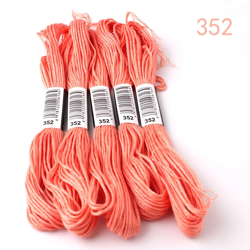 352