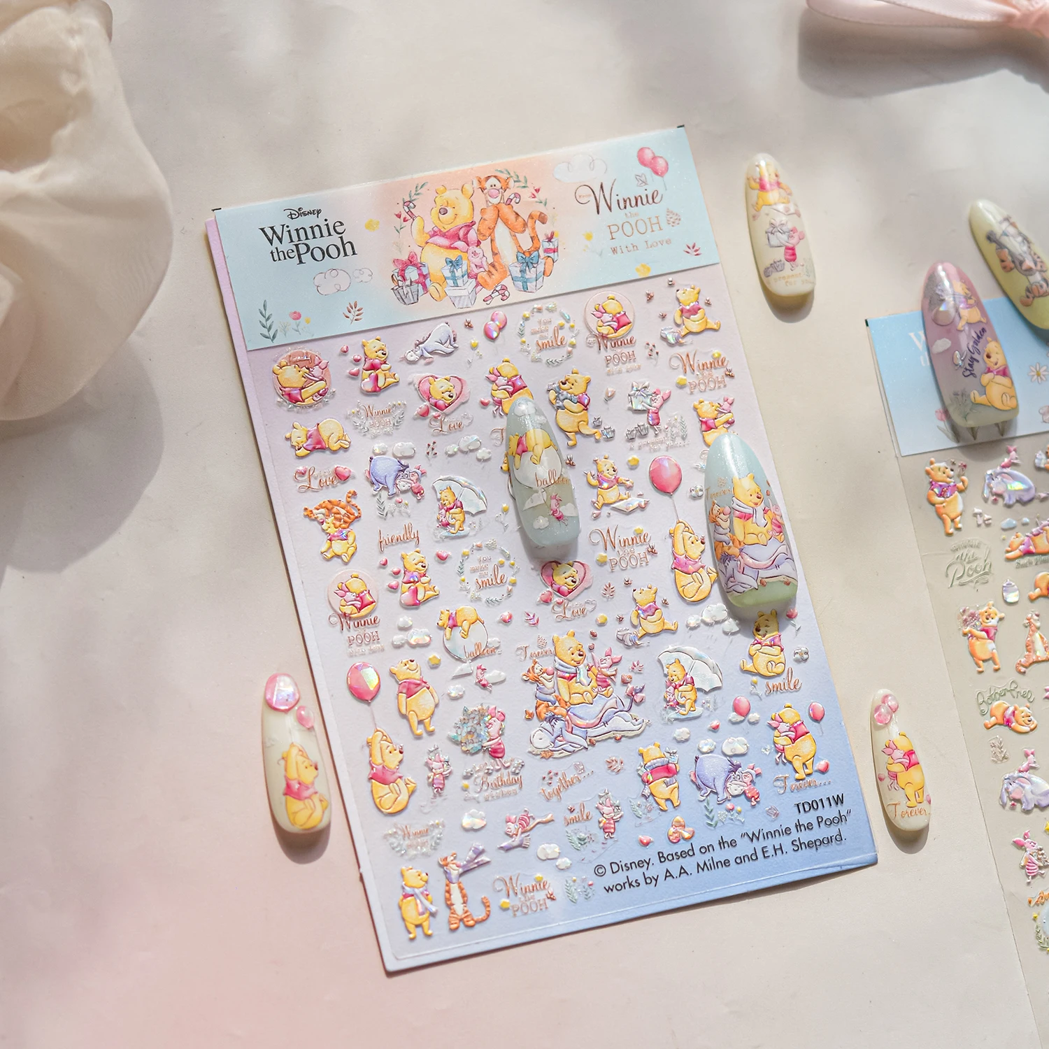 1PCS 5D 양각 위니 푸우 네일 스티커 디즈니 자체 접착 네일 액세서리 귀여운 미키 마우스 오래 지속되는 네일 부품