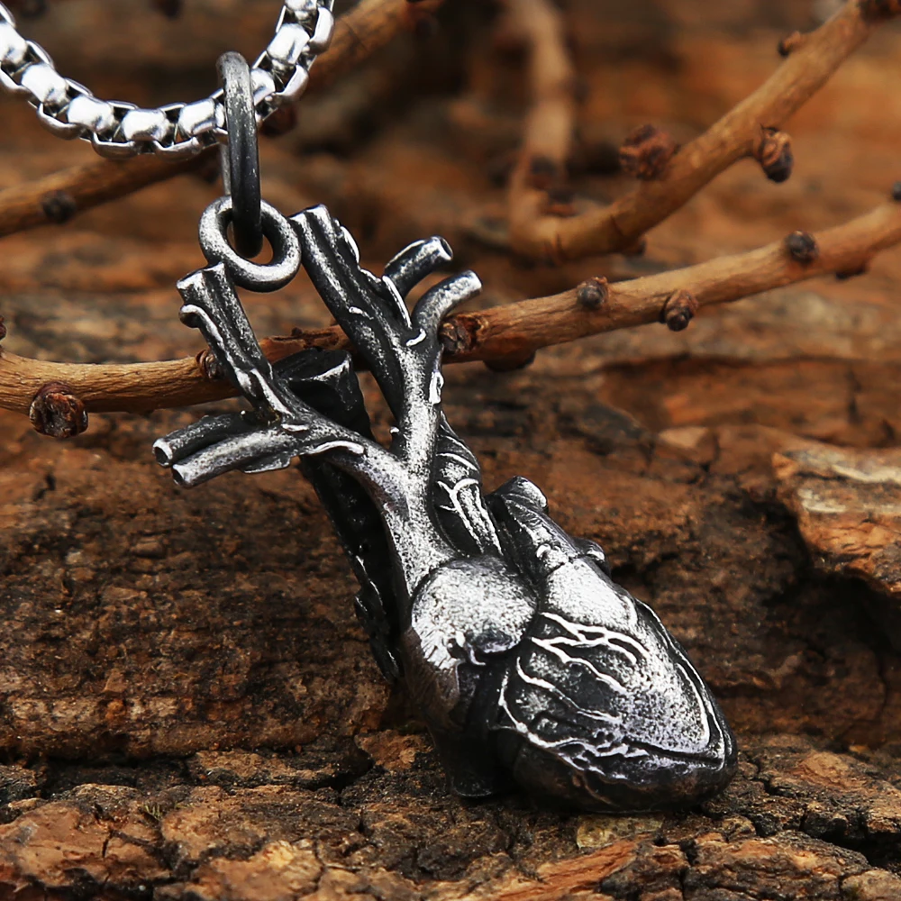 

Fashion Punk Gothic Heart Necklace Vintage Stainless Steel Biker Pendant For Men Unique Amulet Jewelry Gifts Dropshipping
