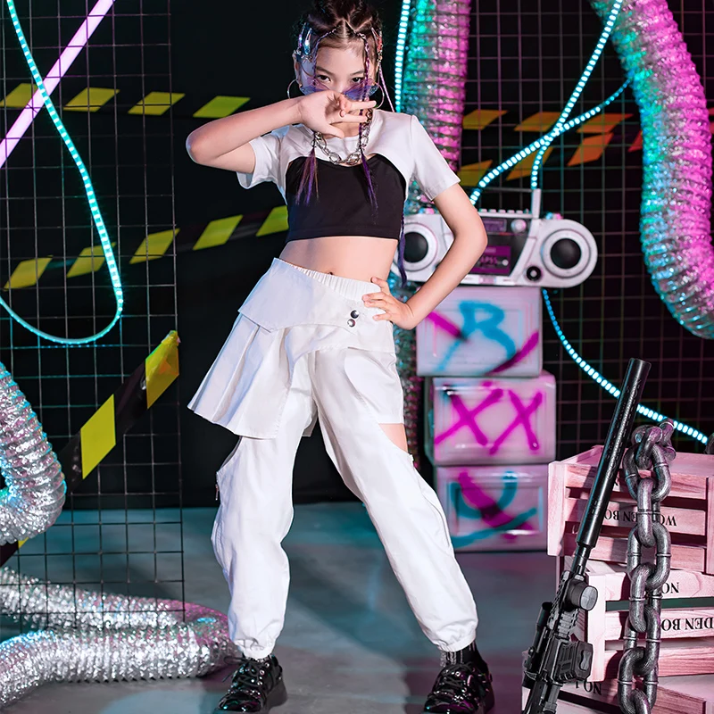 

Новинка, джаз, современные танцевальные костюмы, белый укороченный топ, белые брюки, уличная танцевальная одежда для девочек, Одежда для танцев в стиле хип-хоп, одежда для выступлений DQL8371