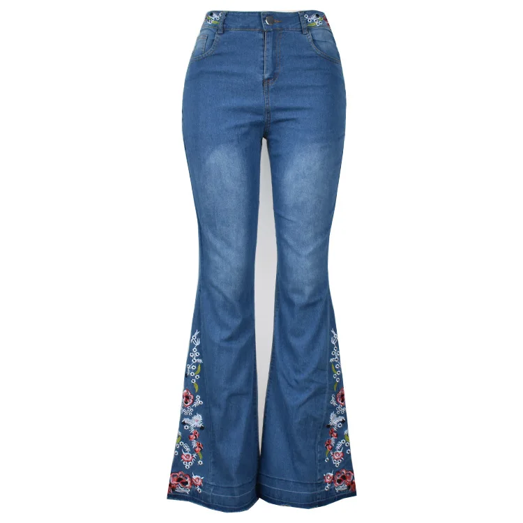 Los Jeans Acampanados De Los 70 Son Tendencia Y Se Llevan Con Zuecos En Primavera Verano 2025