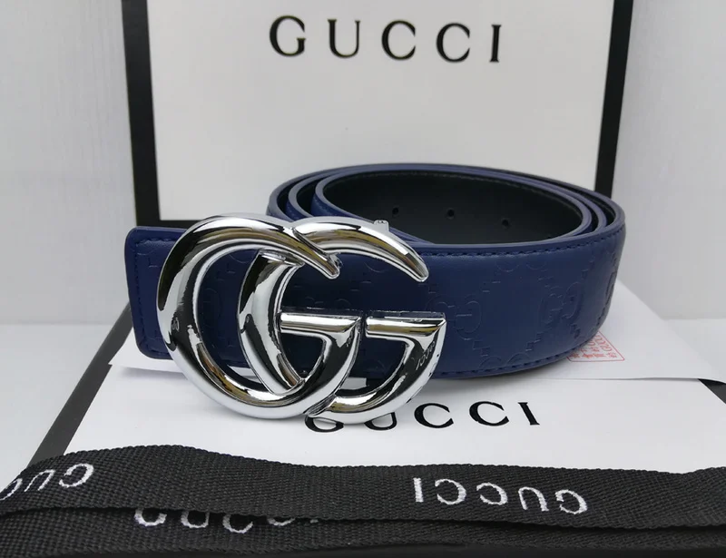 

NEW With box Fashion Classic Men Designers Belts Womens Mens Casual Letter Smooth Buckle Belt G105