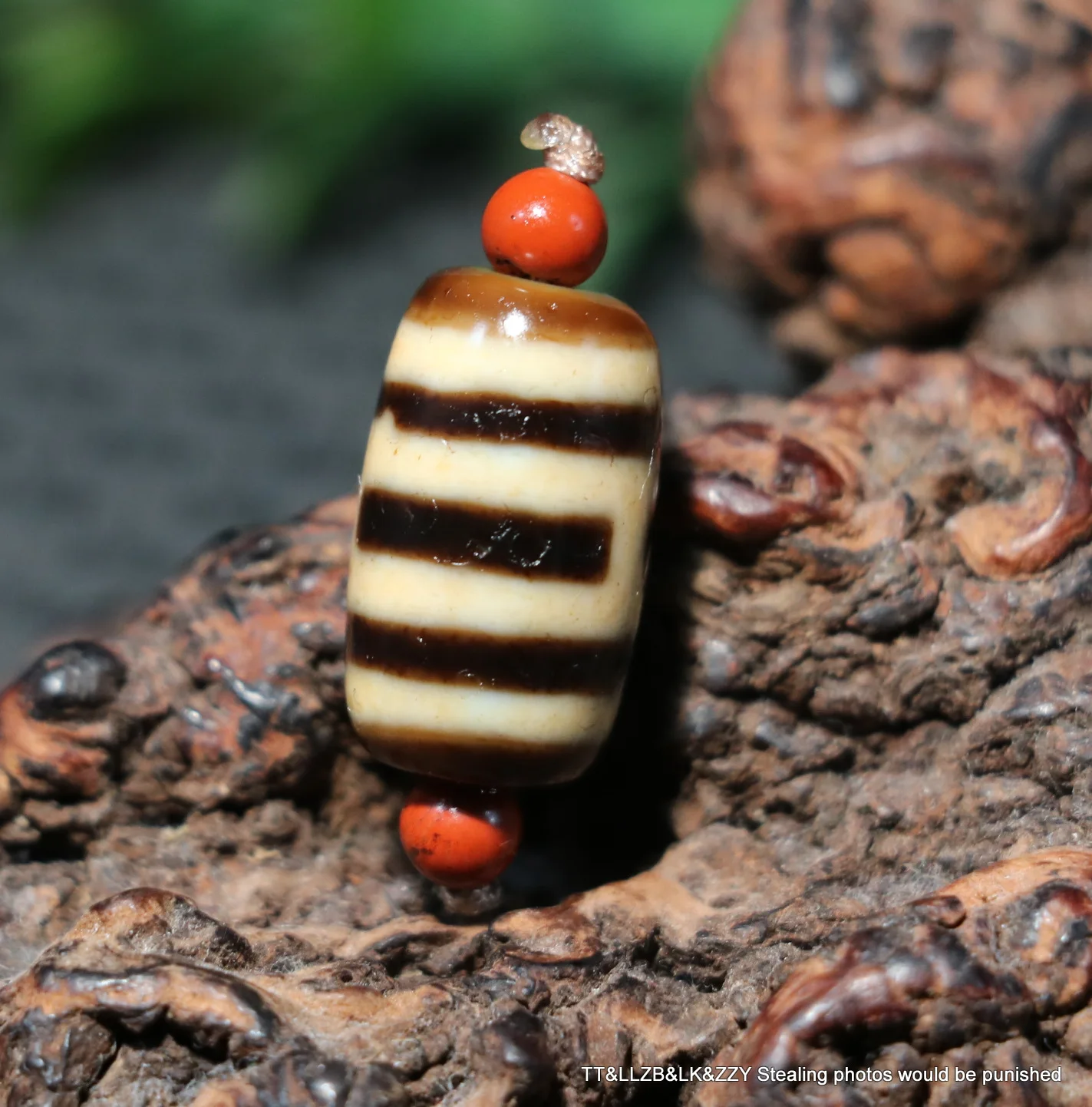 

Волшебная энергия Тибетский Топ Старый Агат цвета слоновой кости небеса и земли в форме ведра бусины дзи Тотем Амулет LKbrother Talisman UPD0623A14