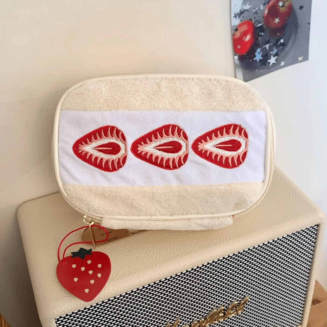 Große Kosmetiktasche Aus Plüsch Für Damen Erdbeer Design_voghion.com