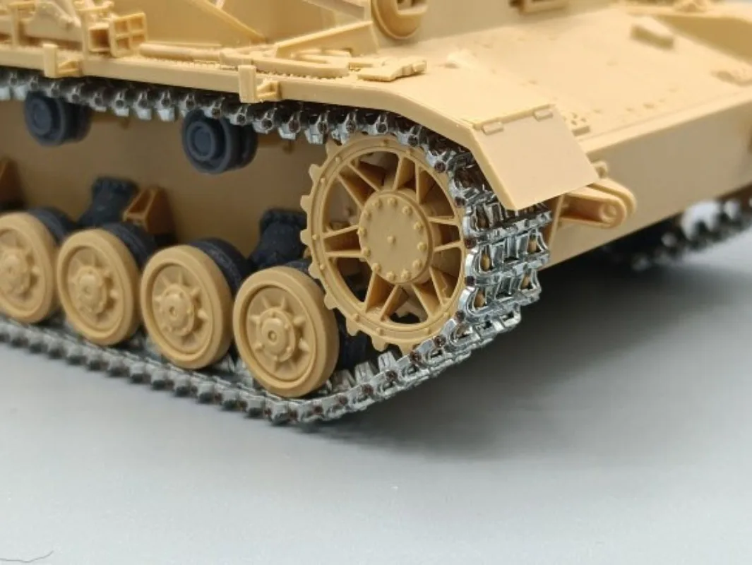 1/35 제2차 세계대전 독일군 팬저 III/IV 후기형 금속 트랙 핀 포함 아연 합금 세트