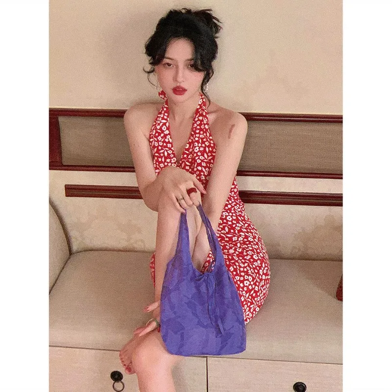 

Hong Kong Style Retro Summer New V-neck Hanging Neck Floral A-line Short Dress with Wrapped Buttocks and Slimming Effect Dress
