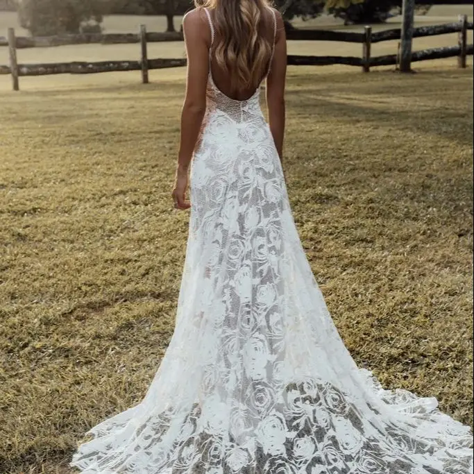 

FATAPAESE Fresh Ivory Embroidery Wedding Dress Stretch Lace Underlayer Fitted Bodice with A Line Skirt V Front and Back Neckline