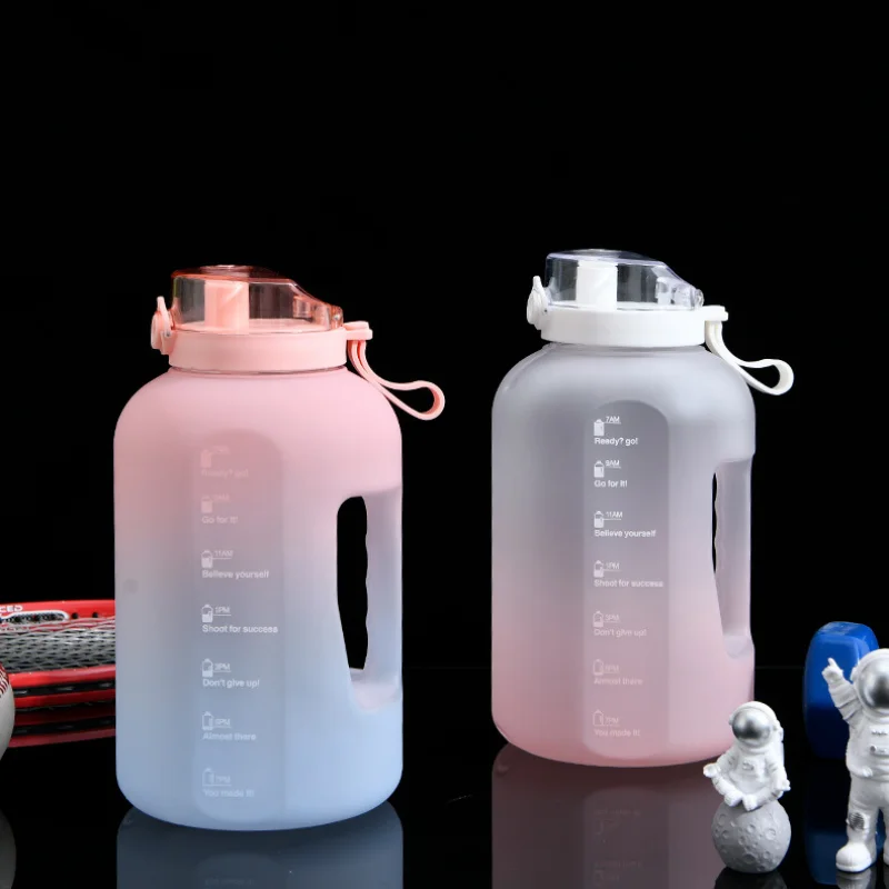 

2.5L Outdoor Water Bottle Large Water Bottle with Time Marker Half Gallon Water Bottle with Straw Large Capacity Bottle Hot Sale