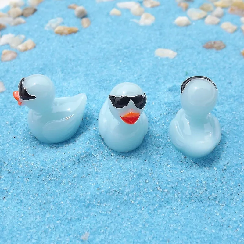 20/50/100pcs Mini Resin Ducks with Santa Hats Christmas Tiny Ducks  Figurines For Xmas Fairy Garden Dollhouse Potted Plants Decor