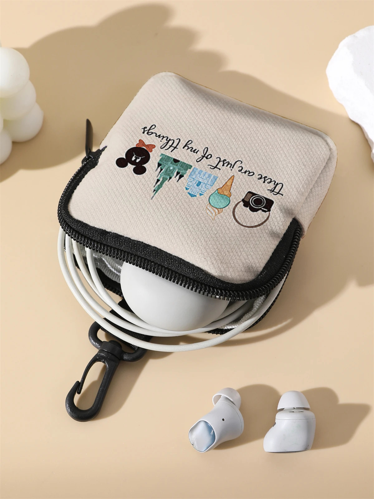 Large capacity coin wallets, digital printed coin wallets, and storage bags are ideal choices for GIFs