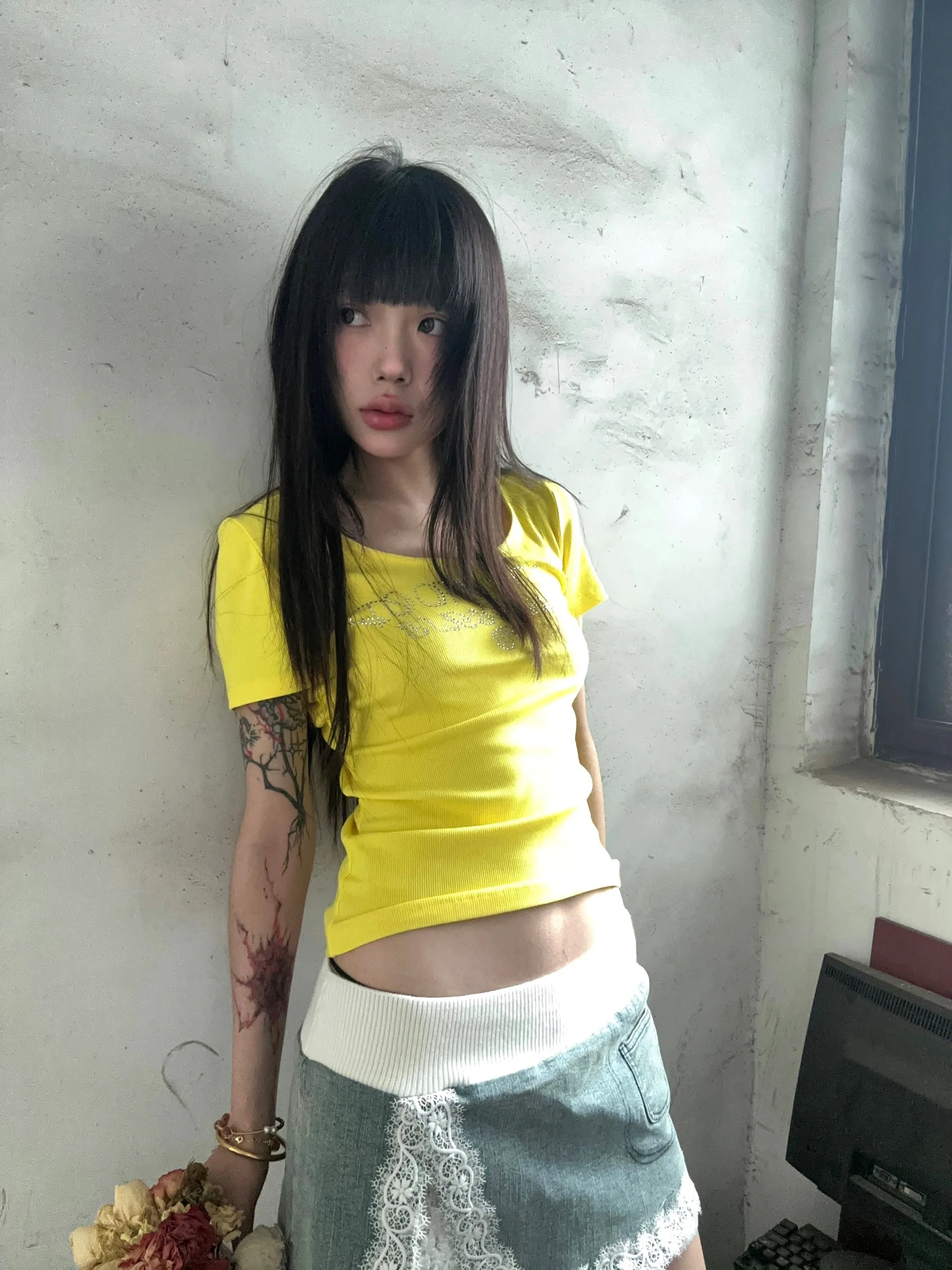 Karrram japanische y2k Strass T-Shirt Vintage Harajuku Diamant Brief druck T-Shirts trashy 1920er Jahre Ästhetik gelbe Ernte Top – Detail 5