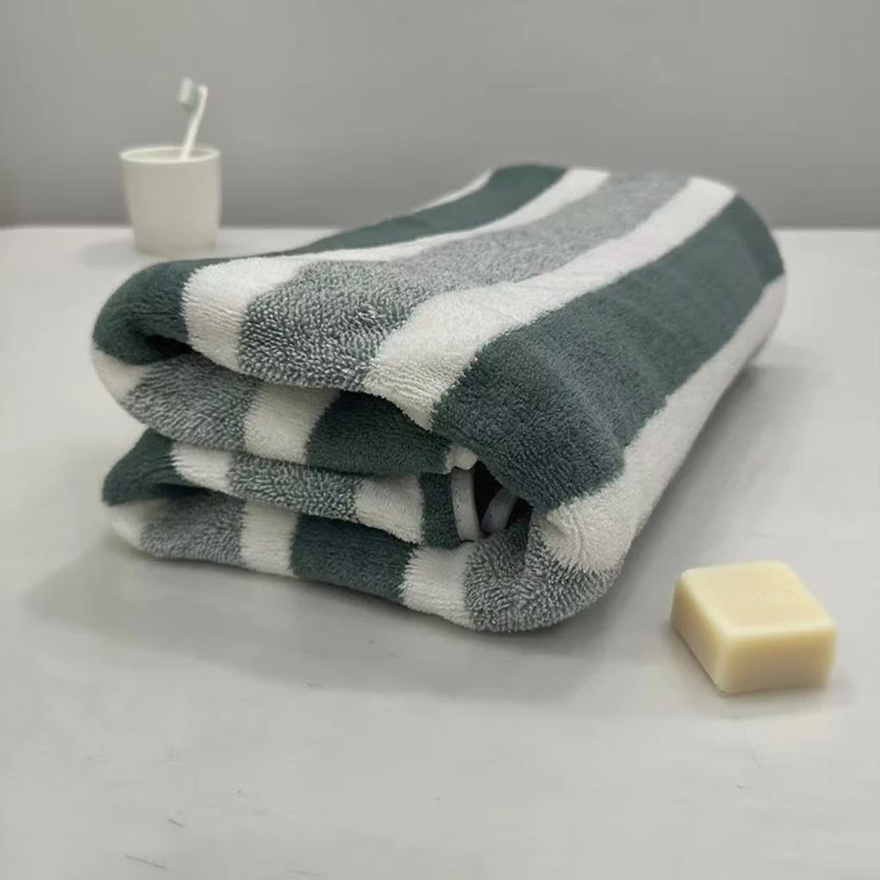 1-pack thick bath towel, strong water absorption and quick drying, non shedding, durable - very suitable for families, beaches,