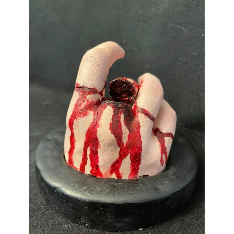 

Scary Broken Fingers Palm Statue Creative Necklace Jewelry Storage Rack Horror Home Desktop Small Ornament Hand Crafts