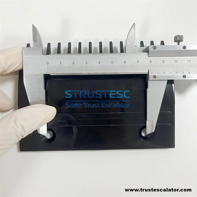YS013B578 HS013B578 Escalator Comb Use for Mitsubishi L123mm W93mm Hole Space 80mm 14T 1 Pack=10 Pieces