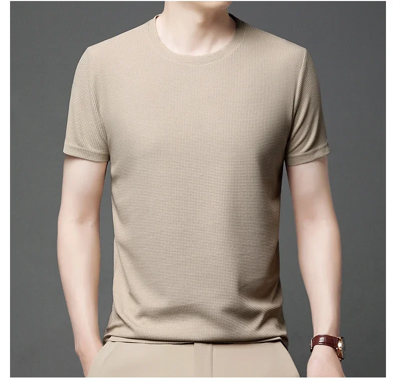 Look décontracté avec le t-shirt gaufré PlatiNum pour homme