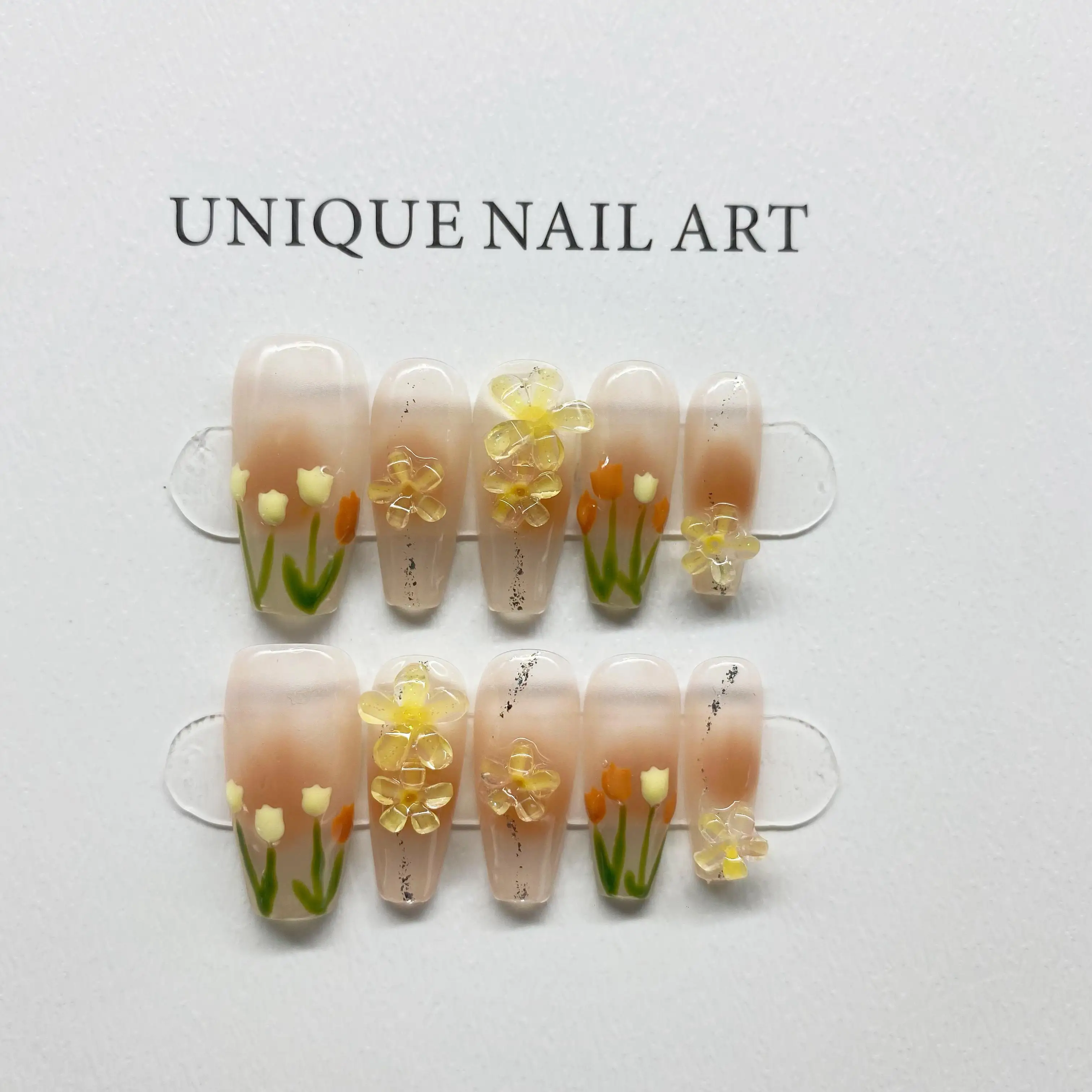 

Hand-Painted 3D Tulip Detachable Reusable Elegant White Handmade Press On Nails.No.D010