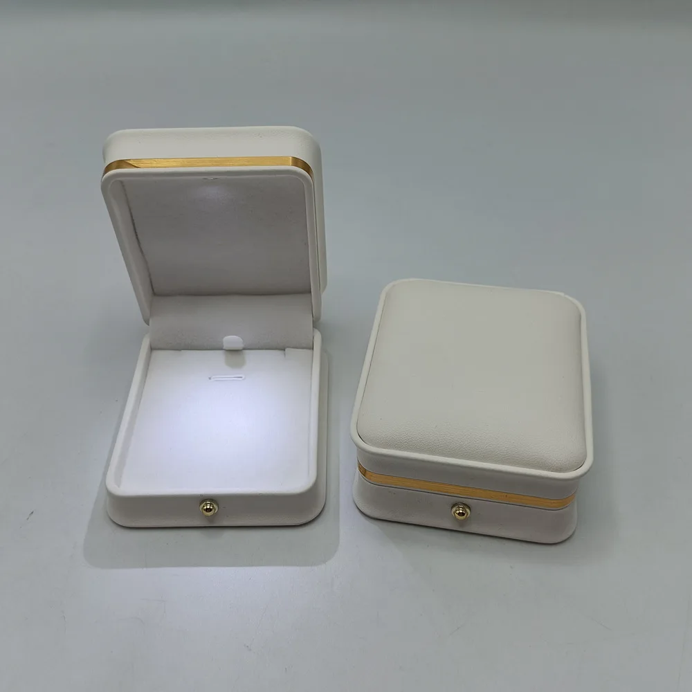 Eco-Friendly PU Leather Velvet-Lined LED Jewelry Box