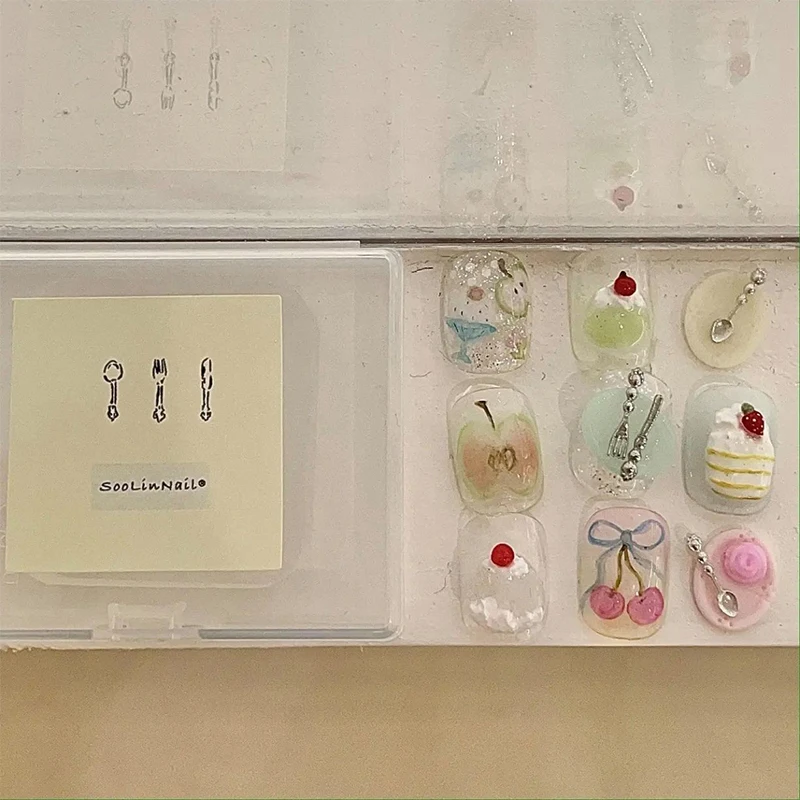 새로운 식기 시리즈 나이프 포크 스푼 3D 실리콘 네일 몰드 네일 아트 소프트 스탬핑 플레이트 DIY 매니큐어 조각 템플릿