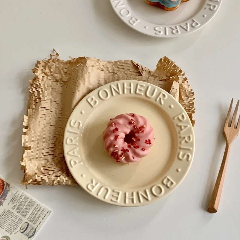 

Ahunderjiaz-Vintage French Dinner Plates, Home Dessert Tray, Alphabet Embossed Jewelry Storage Tray, Home Decor, 21cm