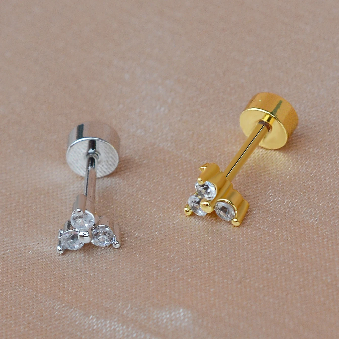 1PC Titan Stahl 20G Triple CZ Knorpel Helix Ohrringe Blume Blatt Tragus Standard Stud Conch Rook Ohrläppchen Piercing schmuck – Detail 7
