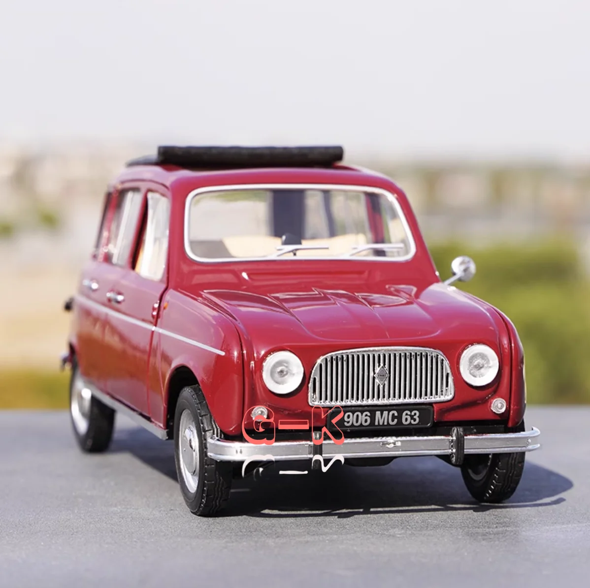 

Norev 1:18 Car Model For Renault 4L Classic Convertible Edition Simulation Alloy toy car