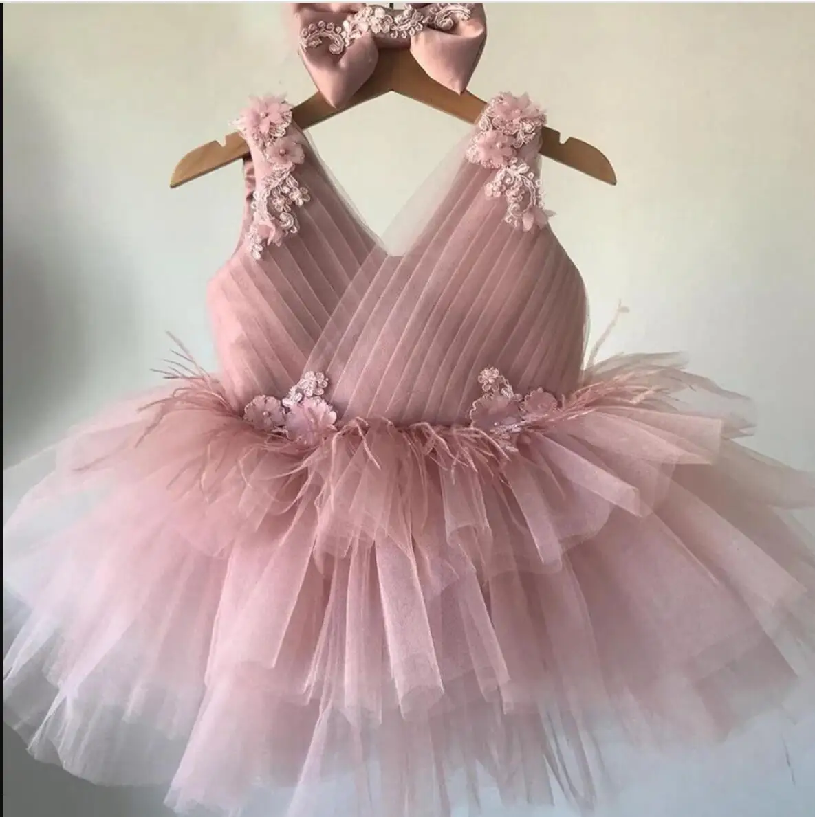 

Sleeveless Princess Dress With Bow Pink Kids Flower Girl Dresses Puffy Tulle Communion Dresses Puff sleeves Girl Dress