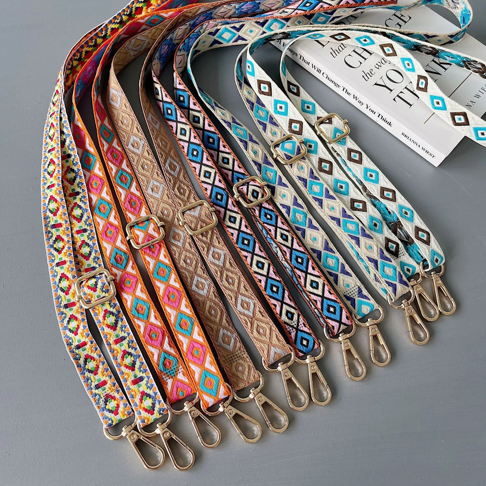 Anti-Loss Adjustable Crossbody Phone Lanyard with Retro Totem Pattern