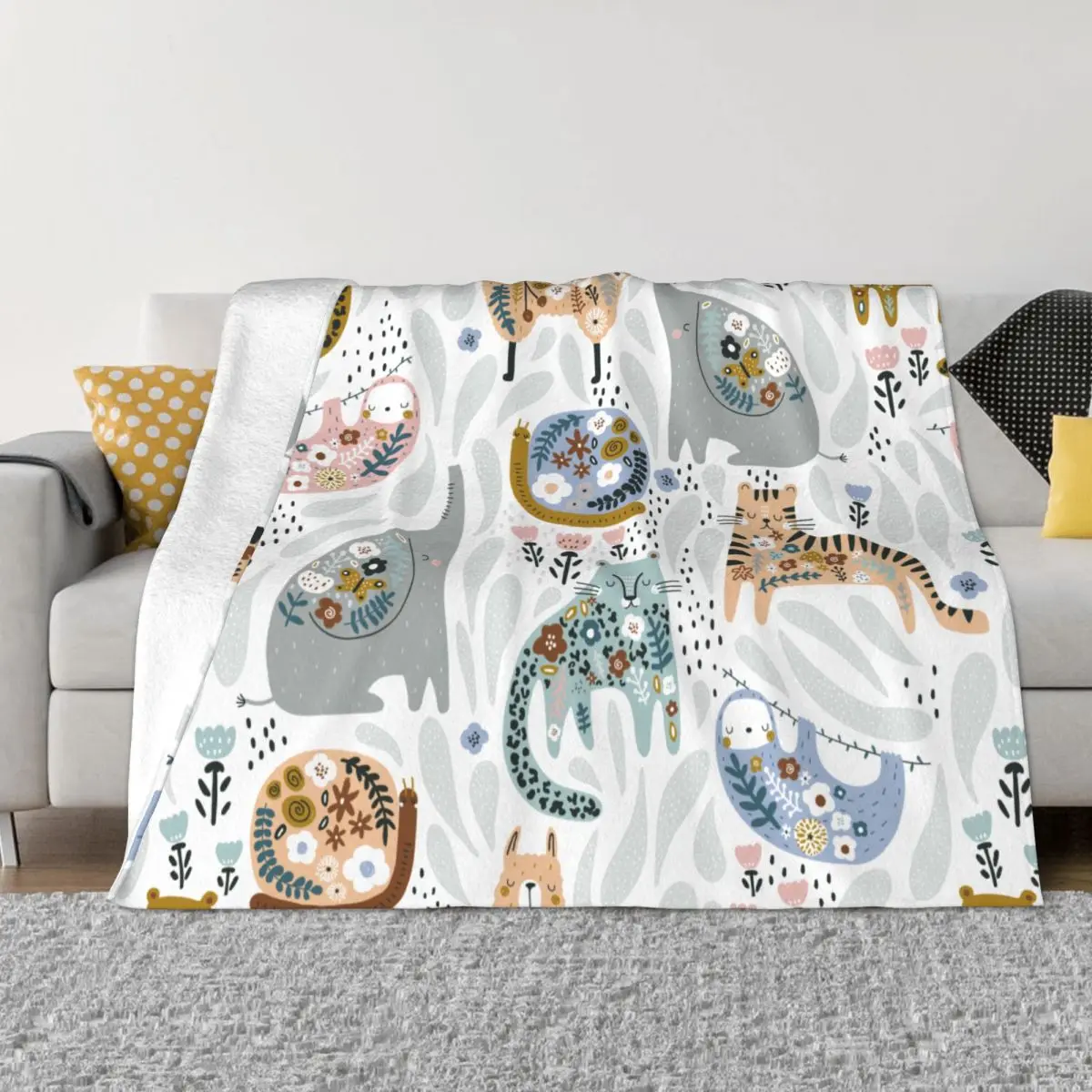 

Colorful Animal Blanket Flannel Decoration Portable Home Bedspread