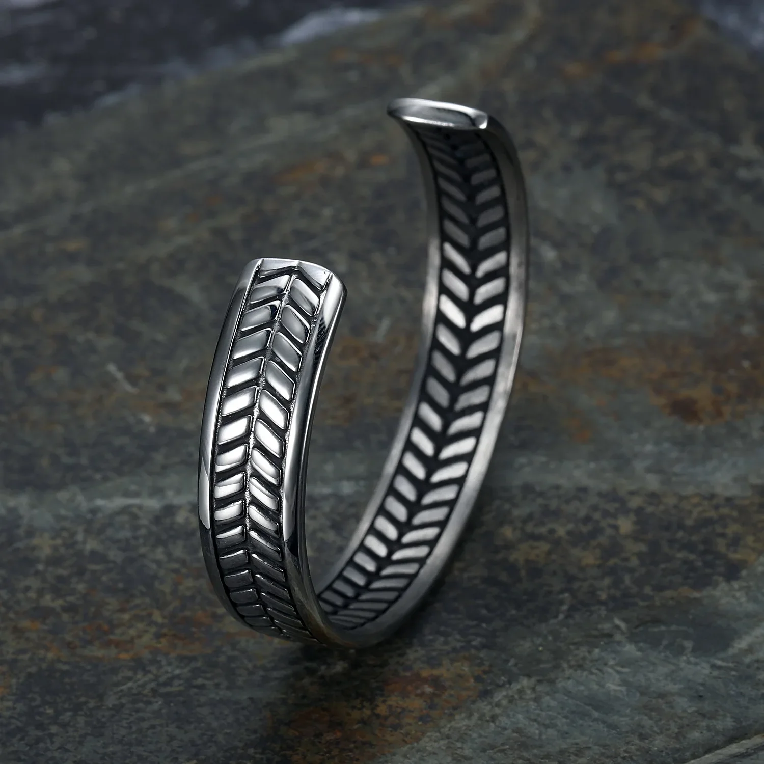CHUANGCHENG Personalized Stainless Steel Vintage Polished Arrow Bracelet C-shaped Open Bracelet