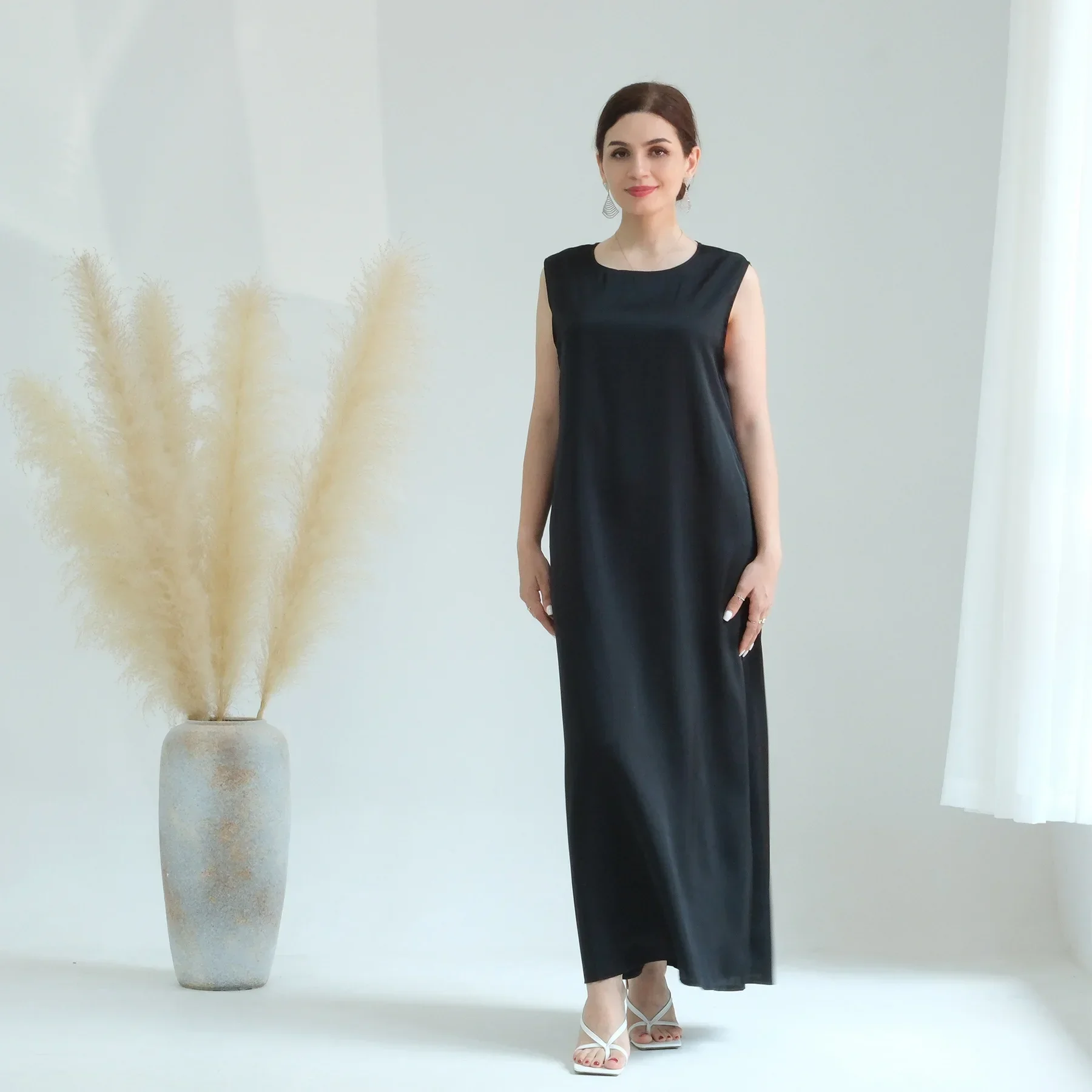 Satin Under Abaya Inner Dress Black White Sleeveless Slip Muslim Dresses Belt Abayas for Women Dubai Turkey Islamic Kaftan Robe