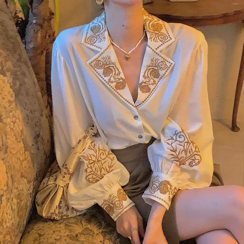 

2023 Spring New Embroidery Temperament Blouses Versatile Retro Lantern Sleeve Shirts Top Female Korean Elegant Women Clothing