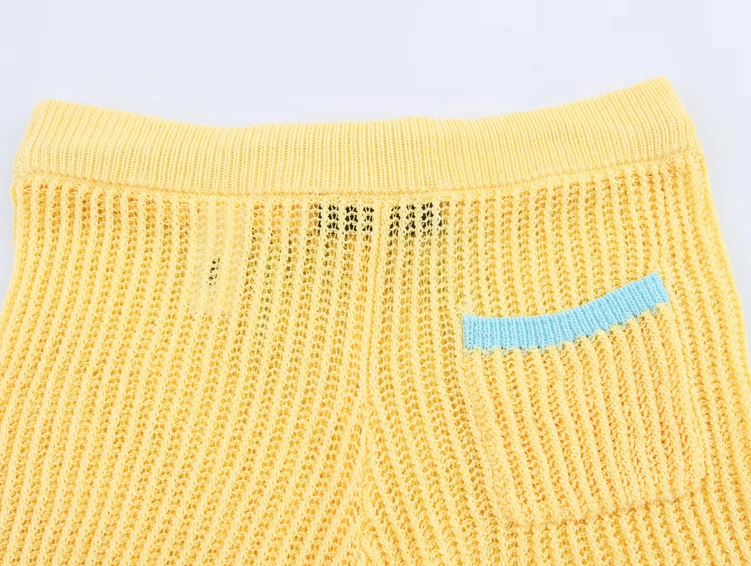 KONDALA Casual Aushöhlen Stricken Frauen Anzüge Tasten Kurzarm Strickjacken Frauen Breite Bein Shorts Mode 2025, Herbst Urlaub Anzug – Detail 22