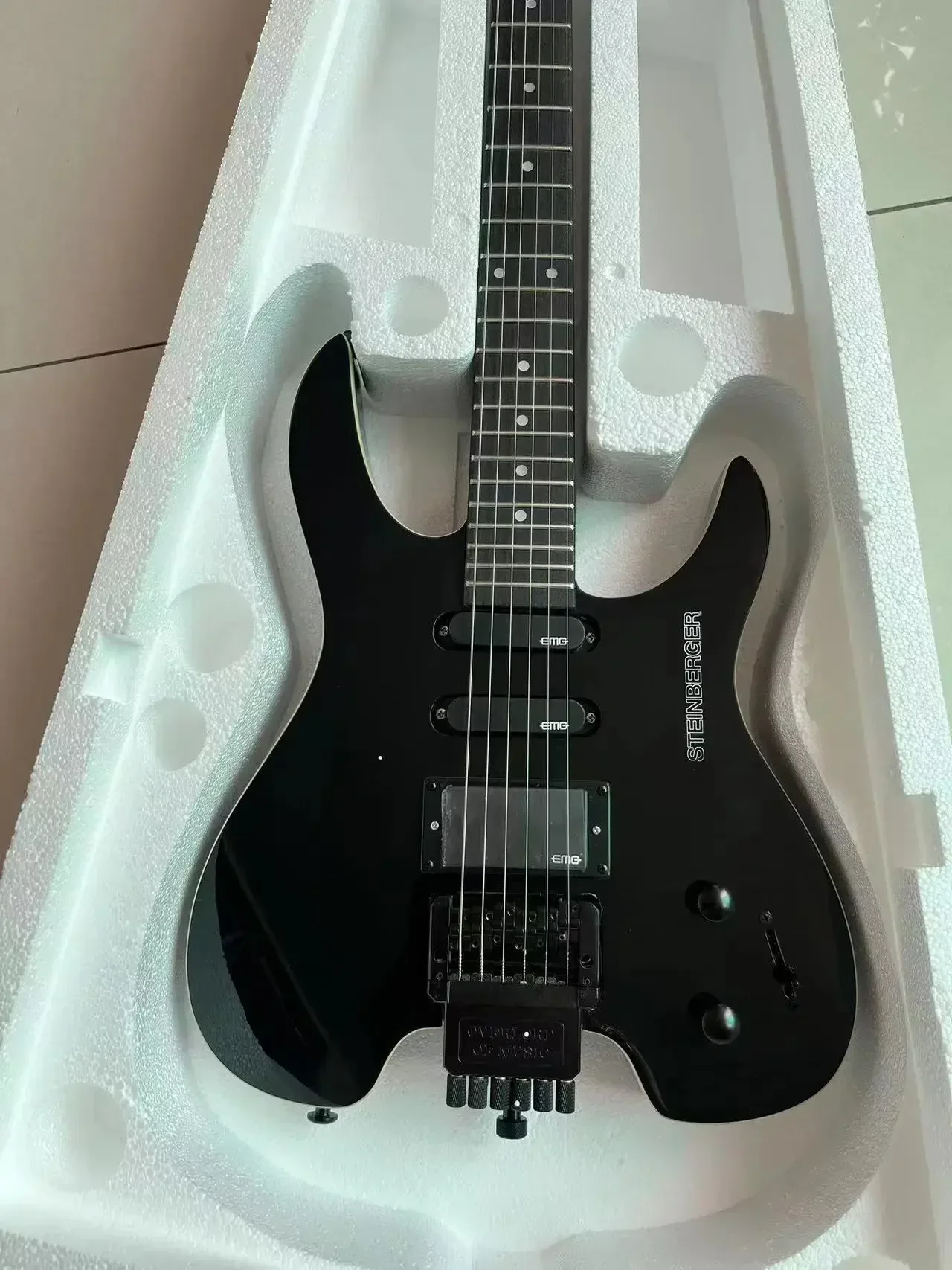 ST-E-INBERGER White Headless Guitar, Quality Assurance
