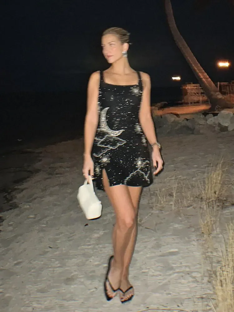 

Women Sexy Shiny Sequins Strap A-line Mini Dress Chic U-neck Sleeveless Splited Bodycon Dresses 2024 Lady Party Club Vestido