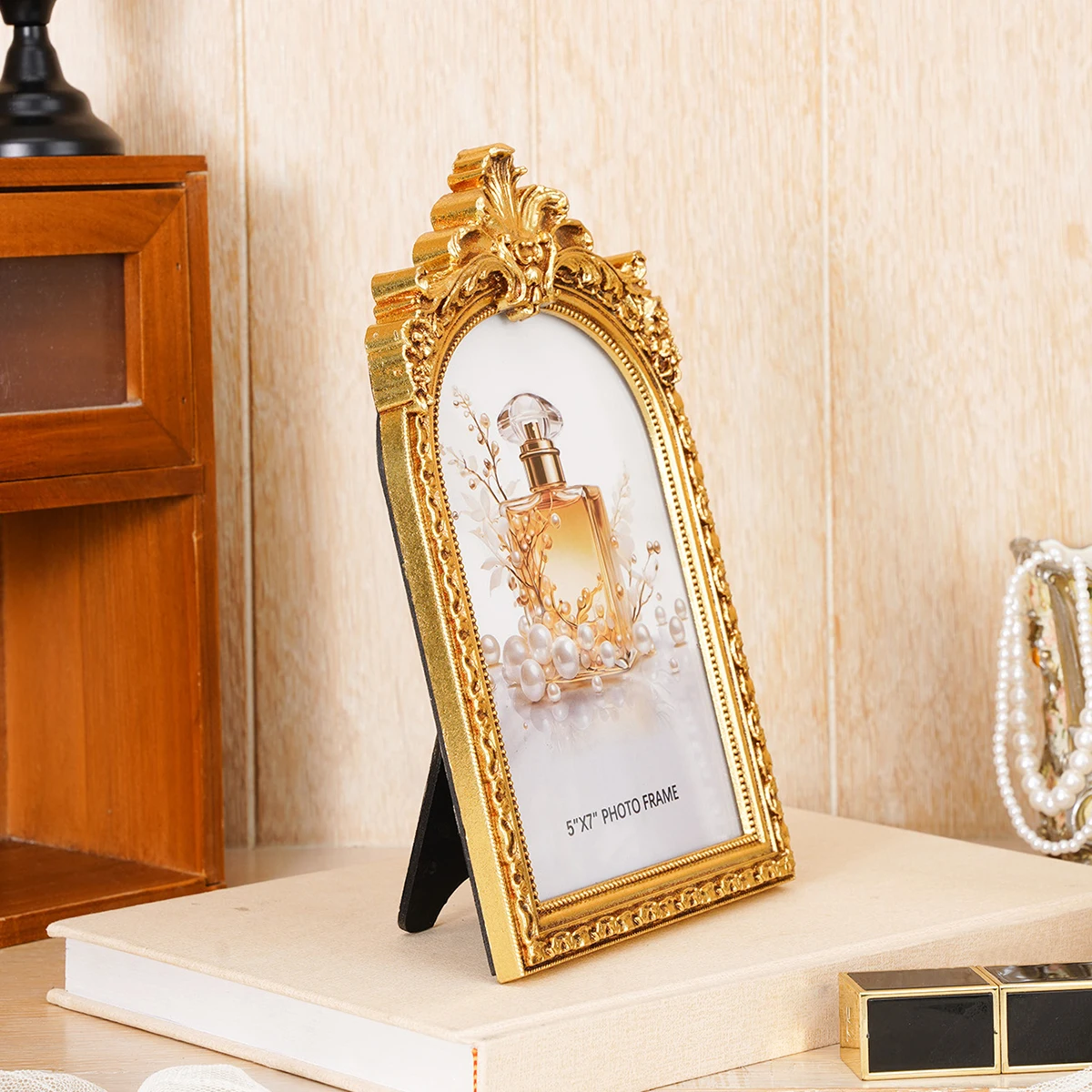 1PC, European retro golden arched lace decorative photo frame, suitable for photo display, home decoration and photography props