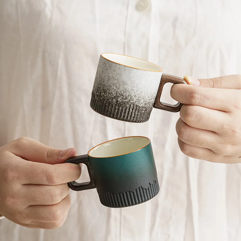 فنجان قهوة سيراميك 60مل بمقبض خشبي