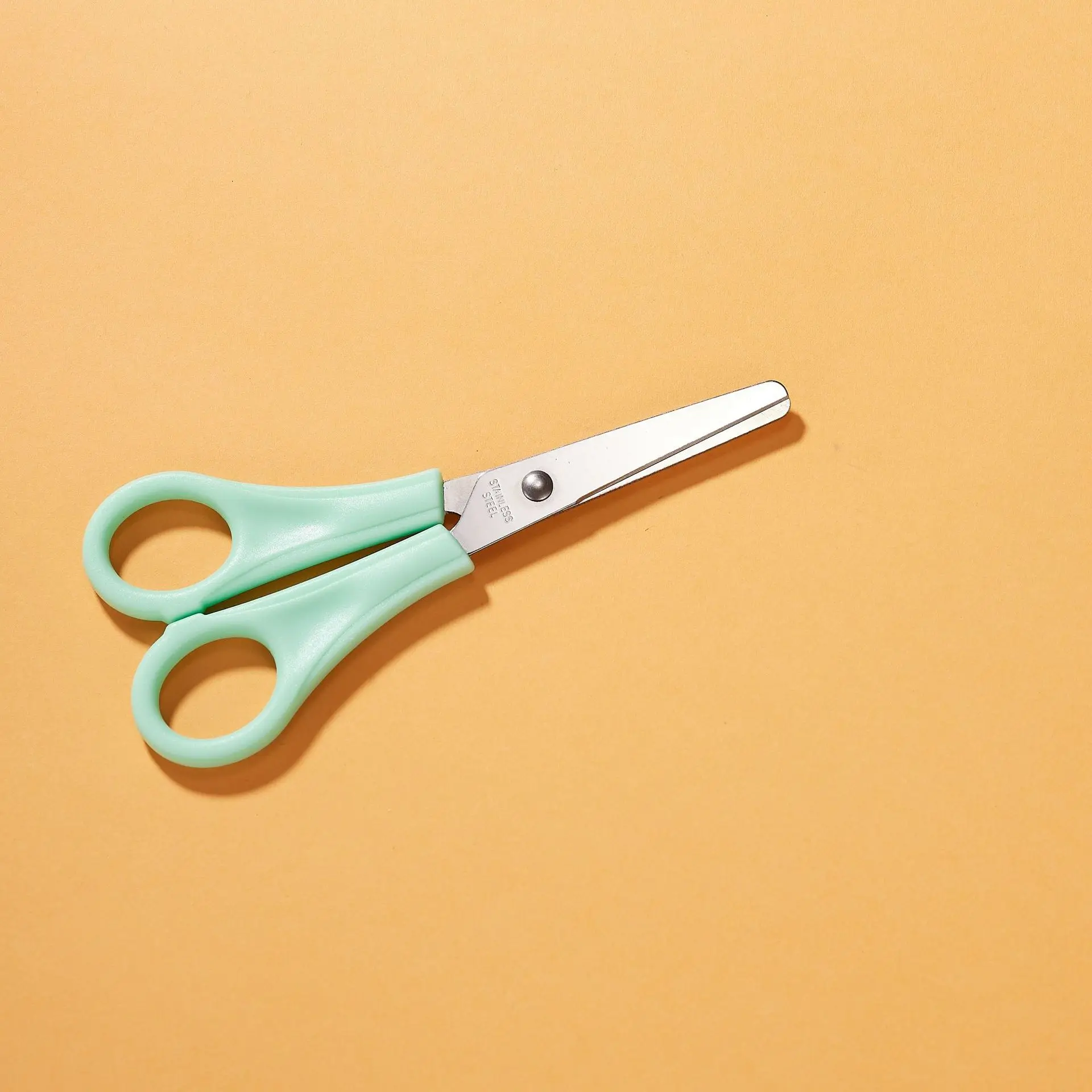 Creative Solid Colors Plastic Handle Stainless Steel Ruler Function Blade Simple Safe Children Students Study Homework Scissors 6