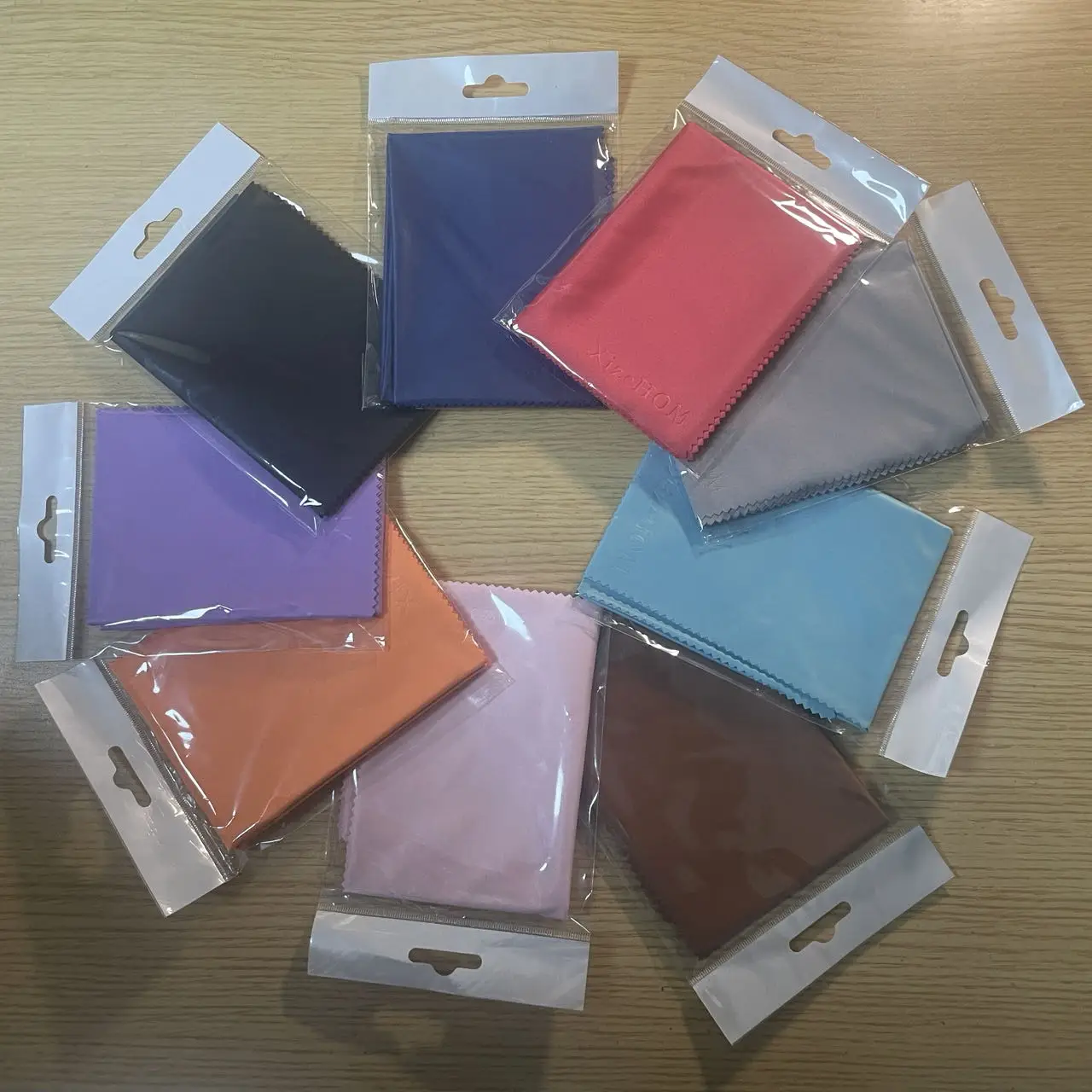 Premium Microfibre Cleaning Cloths For Eyeglasses And Camera Lenses_voghion.com