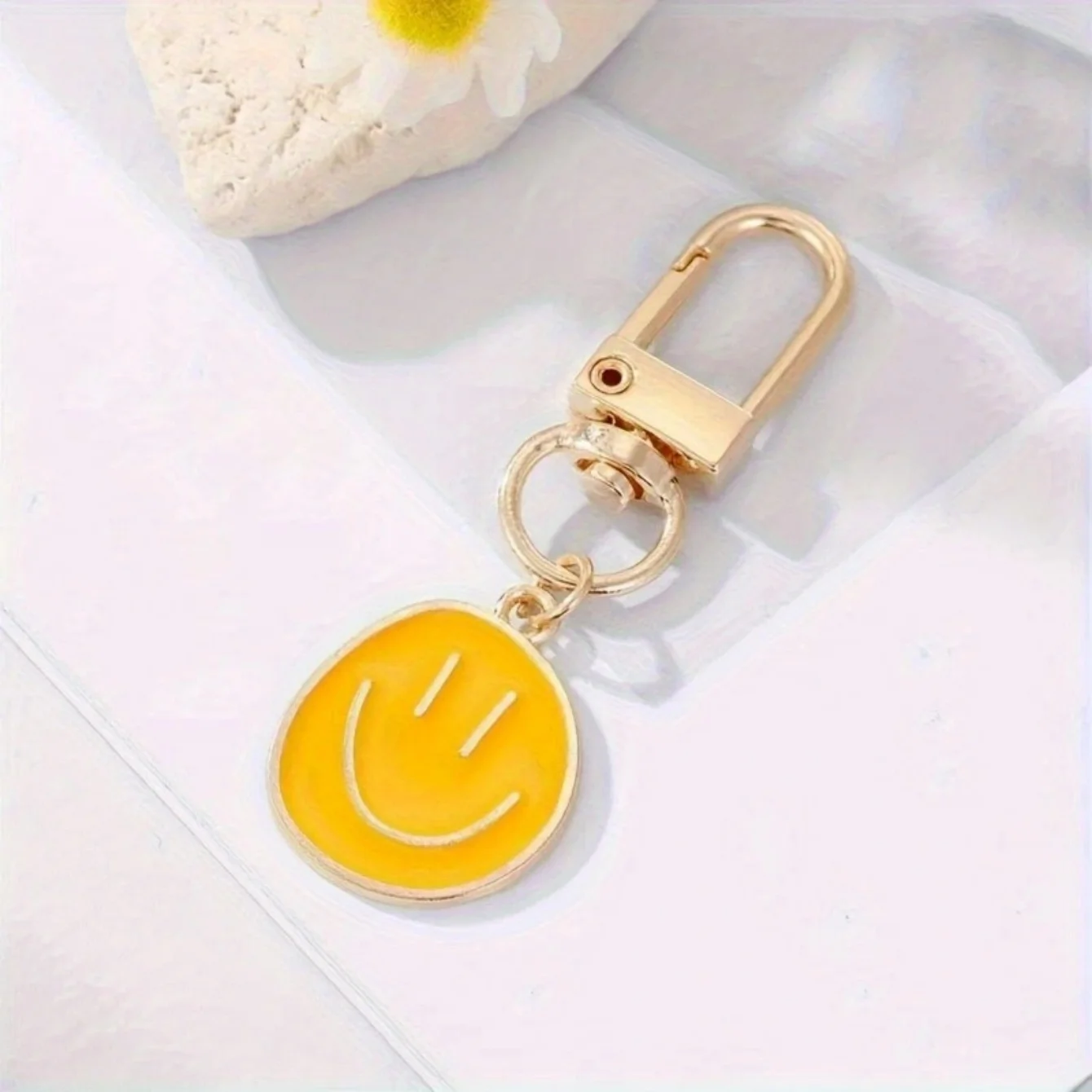 Lovely Smile Face Keychain - Carabiner clasp detail