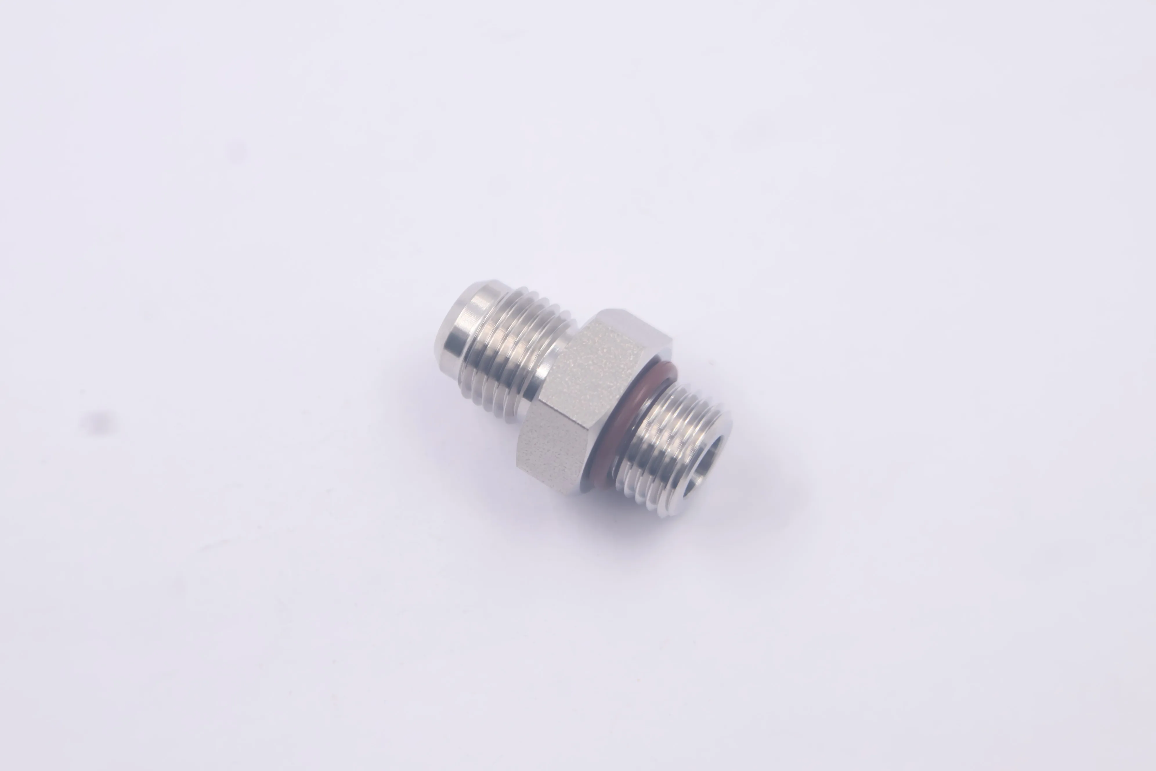SS-4-SAE-1-4AN, Stainless Steel Pipe Fitting, Adapter, 7/16-20 Male JIC Thread x 1/4 in. Mal