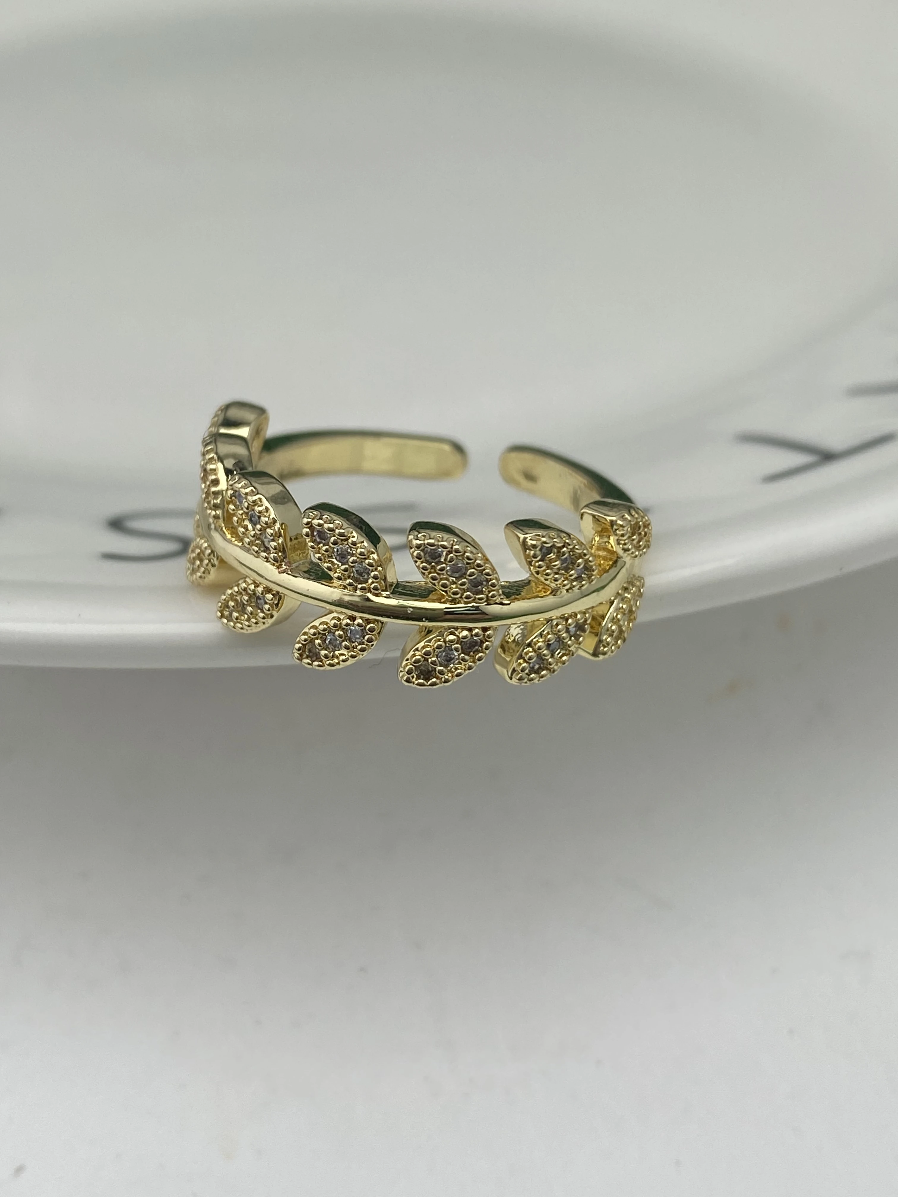 Preorder* Laurel Wreath Diamonds Ring – Avigail Adam