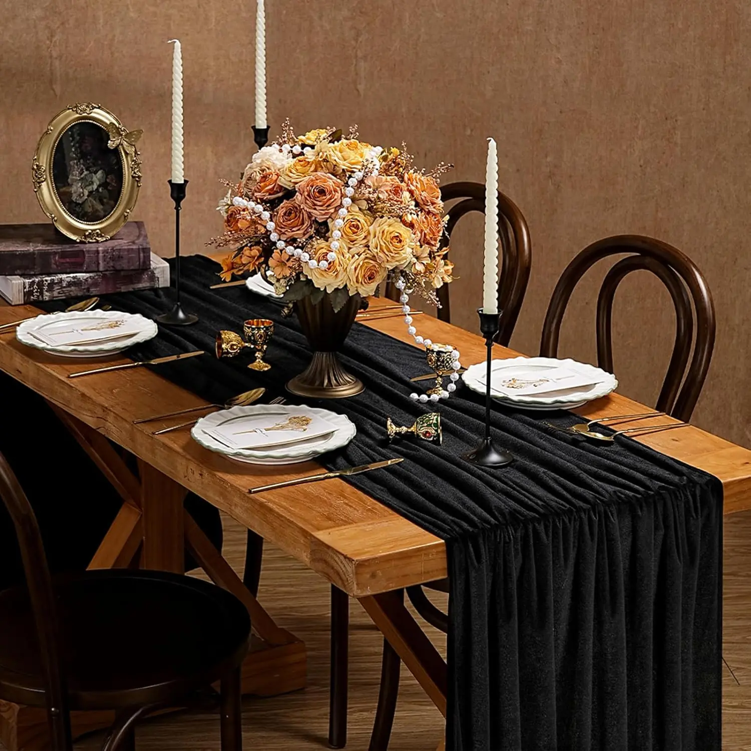 1pc Black Velvet Table Runner 29 x 120 Inches Halloween Luxurious Soft Velvet Fabric Christmas Wedding Runner for HomeDecoration