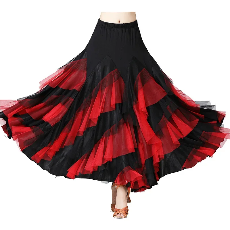 Jupe asymétrique en coton rouge : jupe patineuse midi faite