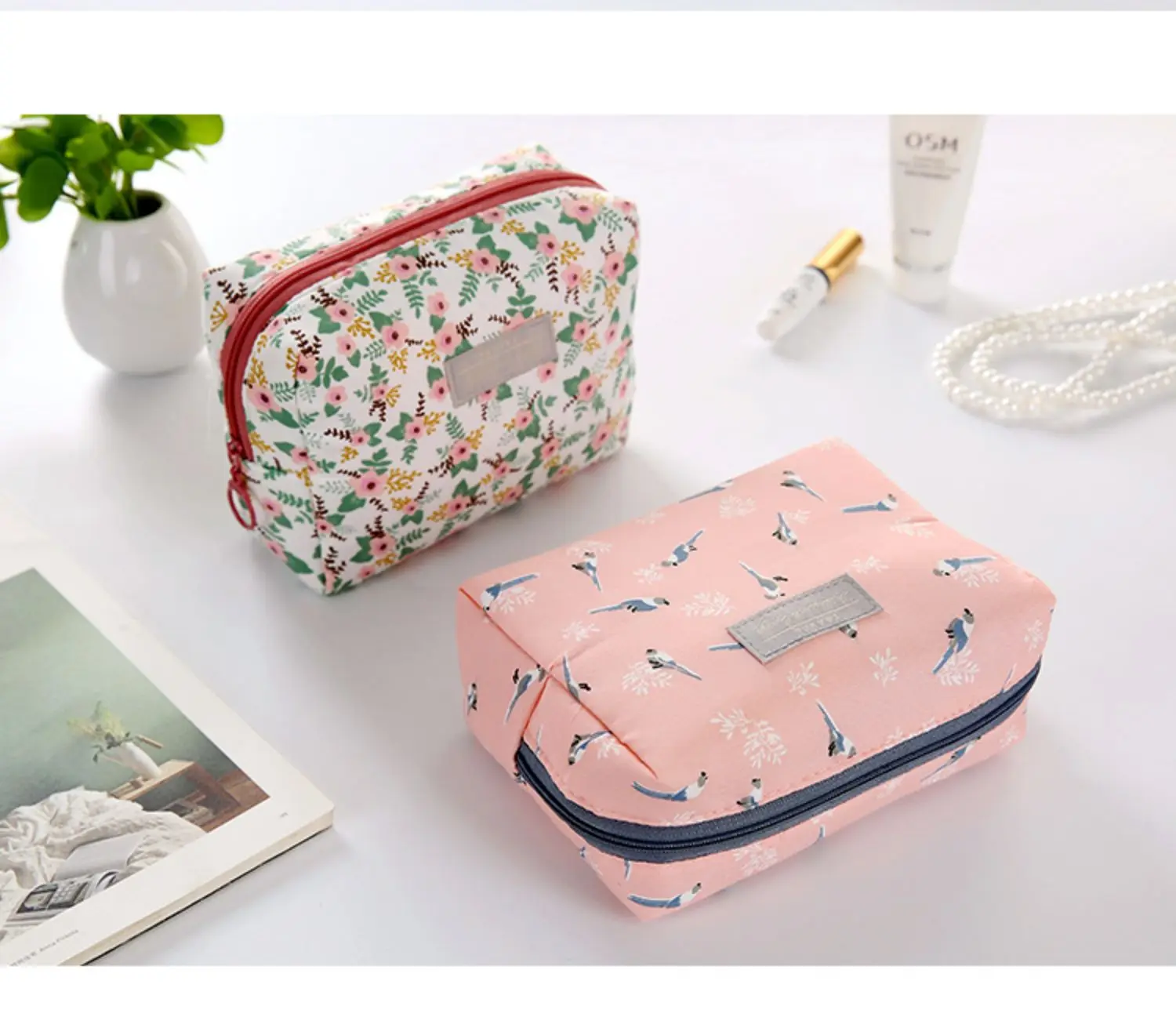 New Cosmetic Bag Cute Mini Portable Carry-on Girls Toiletry